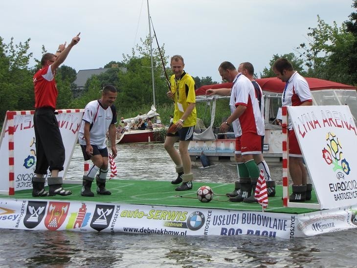 Mistrzostwa Polski w Pływaniu Na Byle Czym 2011