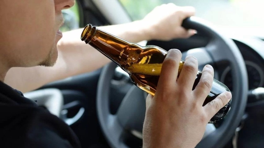 Wiele osób pije alkohol, a potem siada za kierownicę...