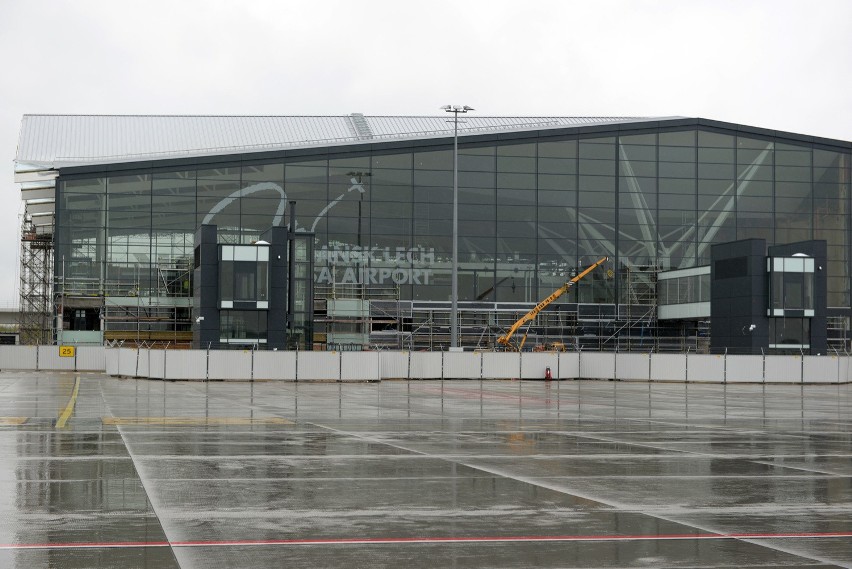 Nowa część lotniska w Gdańsku - zdjęcia wykonane pod koniec...