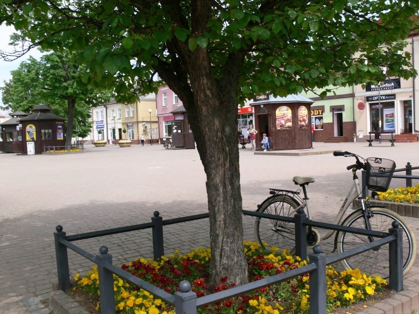 Plac Bartosza Głowackiego nie stanie się miejskim parkingiem