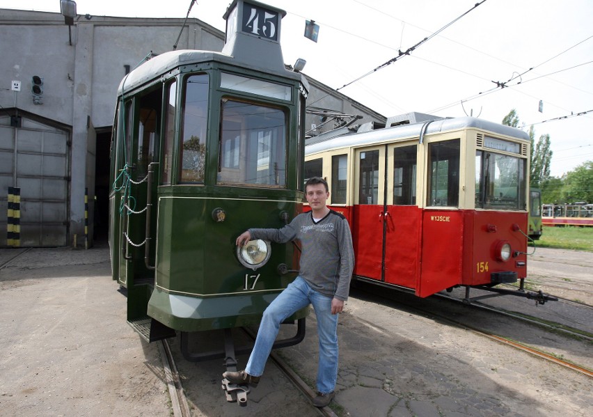 Jak działkową altankę zamienił w turystyczny tramwaj