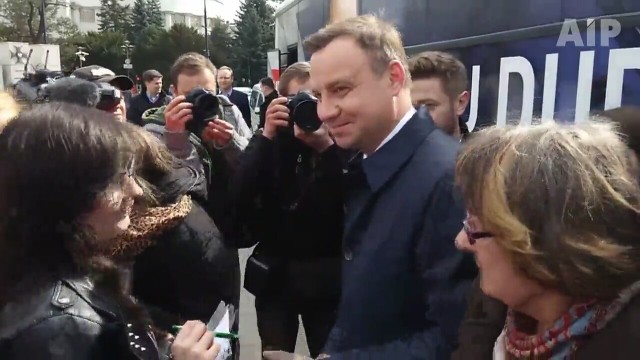 Andrzej Duda, podobnie jak Bronisław Komorowski intensywnie zabiega o głosy wyborców przed II turą wyborów prezydenckich.