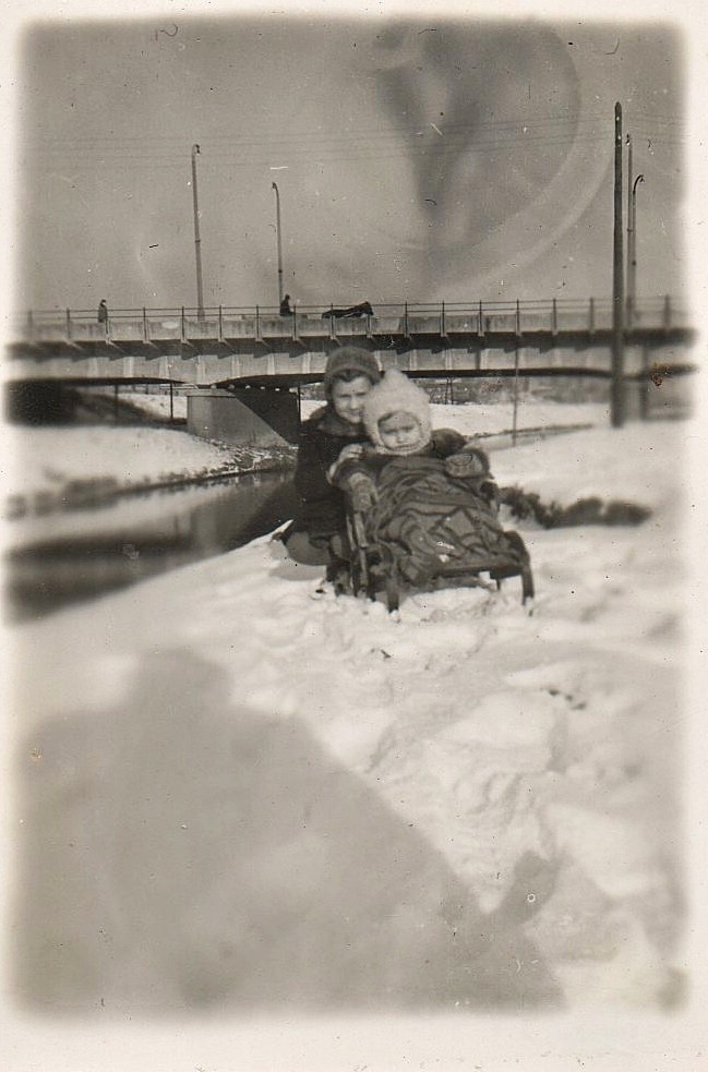 W tle widać most na Bystrzycy, 1950 r.