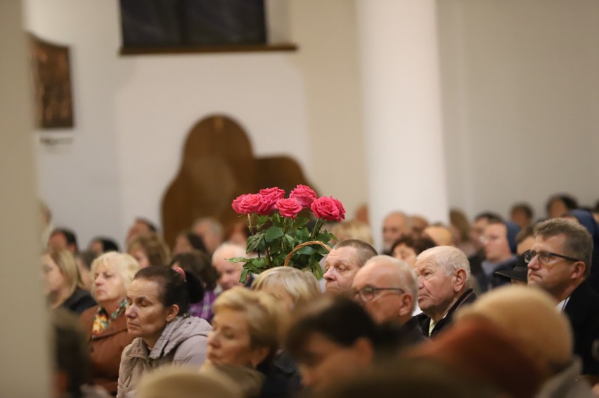 Ważne uroczystości z biskupem Janem Piotrowskim - 25 lat posługi Kapucynów w Kielcach i odpust w parafii świętego Franciszka z Asyżu 