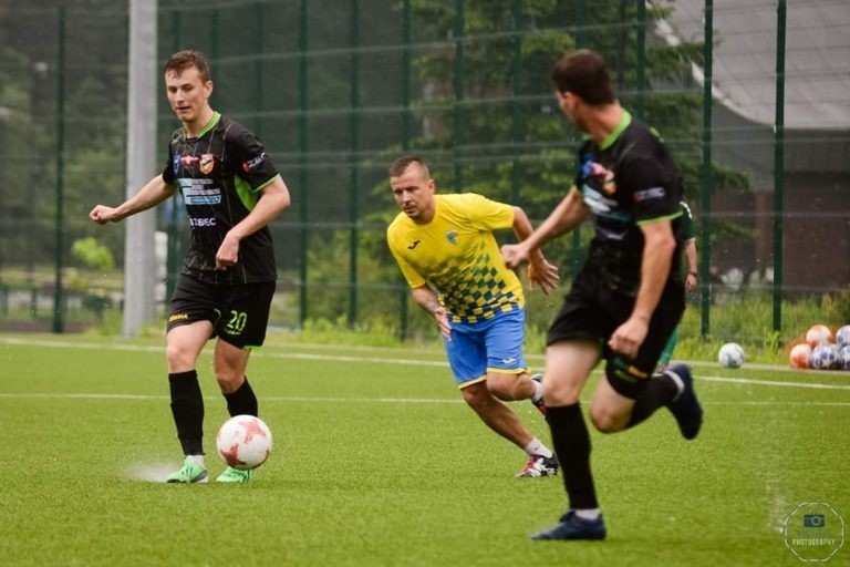 Pierwszy sparing piłkarzy Staru Starachowice zwycięski. Stal Kunów pokonana 2:0 (ZDJĘCIA)