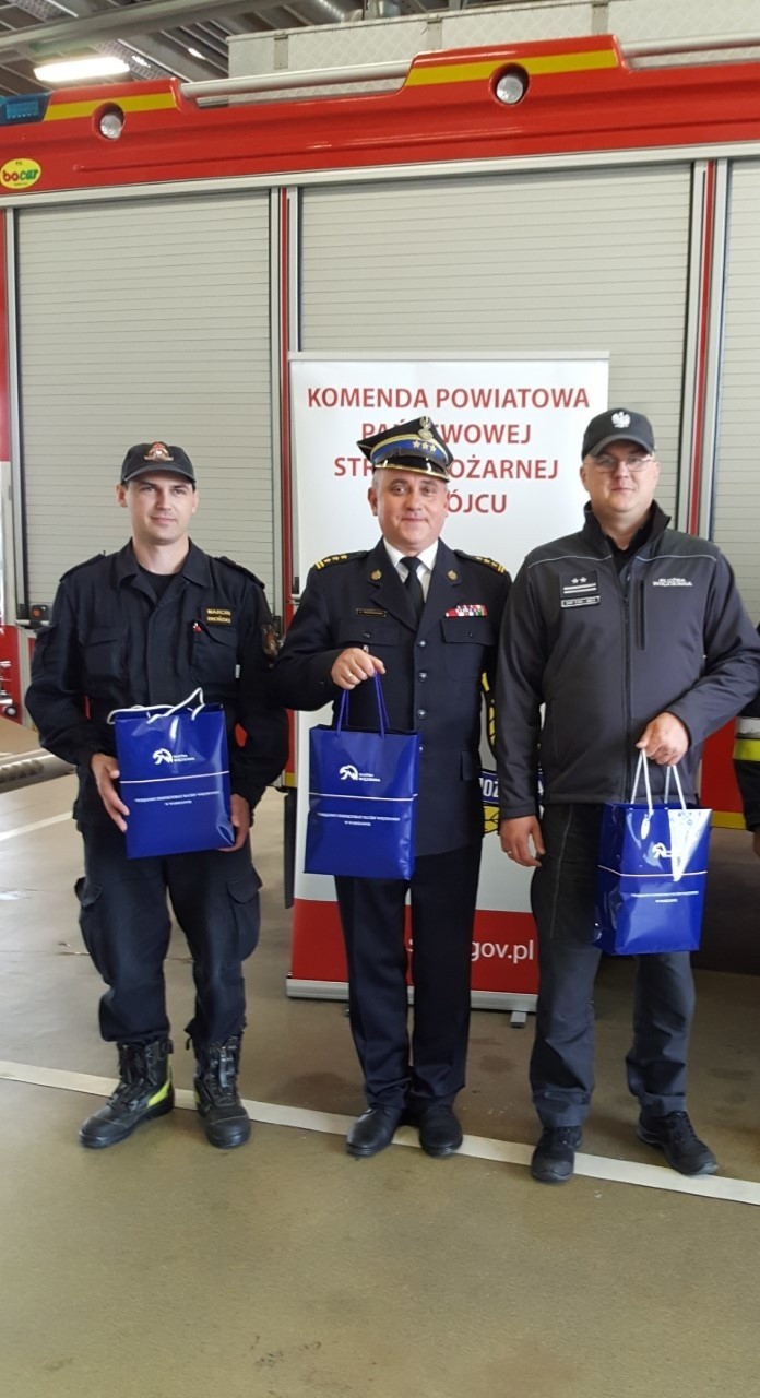 Areszt Śledczy w Grójcu przekazał maseczki ochronne miejscowym strażakom