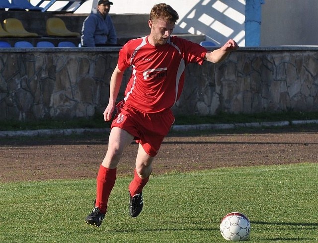 Marcin Piątek zdobył zwycięskiego gola dla OKS-u Olesno.