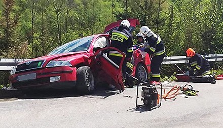 Słopnice. Dwa auta rozbite. Cztery osoby w szpitalu [ZDJĘCIA]