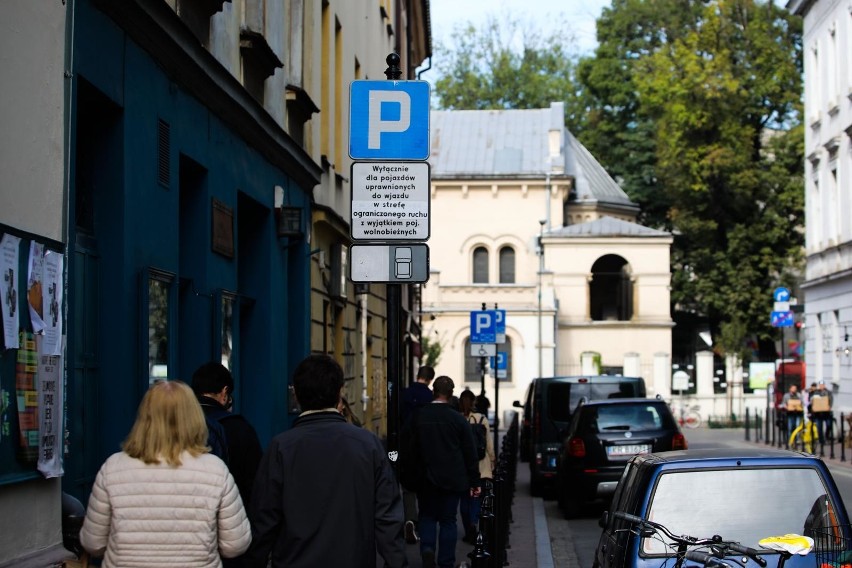 Kraków. Zaskarżyli ograniczenie ruchu na Kazimierzu. Uważają, że wystarczą droższe opłaty za parkowanie