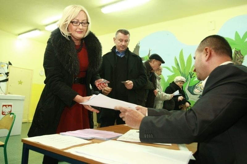 Wybory samorządowe 2014. Tak głosowała Joanna Kopcińska [zdjęcia]