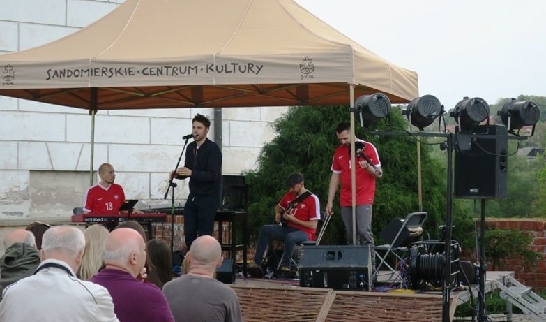 Osiecka po męsku, czyli koncert Marcina Januszkiewicza w Sandomierzu