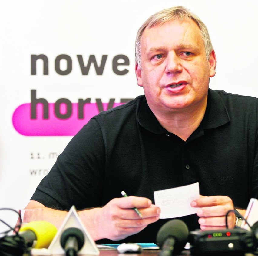 Roman Gutek, szef kina i festiwalu Nowe Horyzonty, czyni...