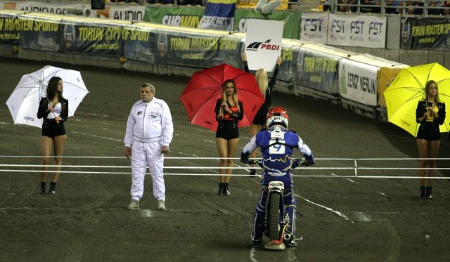 Toruńskie podprowadzające podczas meczu Get Well Toruń - Stal Gorzów [GALERIA]