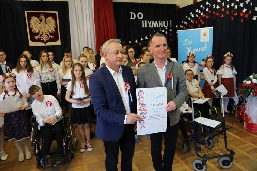 Uczniowie z Baryczy wzięli udział w ogólnopolskim konkursie "Do Hymnu" 