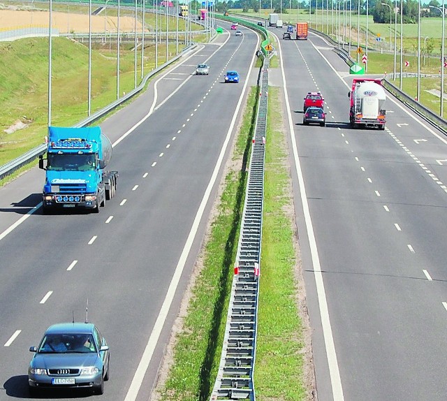 Latem wielu turystów podróżuje nad morze autostradą A1