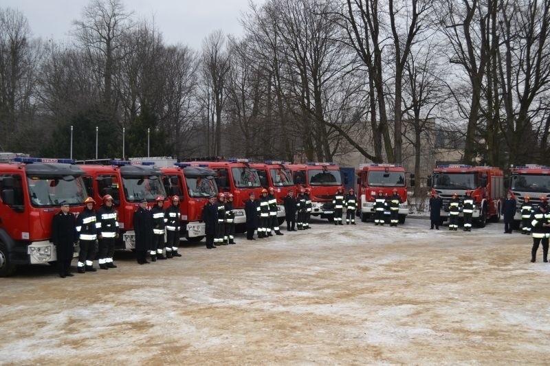 Nowe samochody strażackie otrzymały m.in. jednostki z...