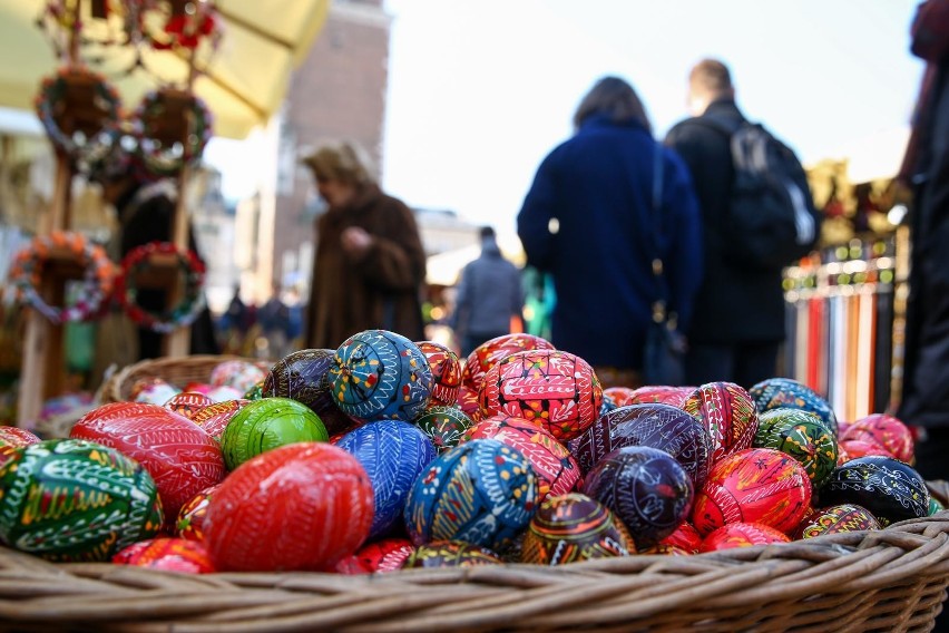 W Wielką Środę młodzież topi słomianą kukłę, symbolizującą...