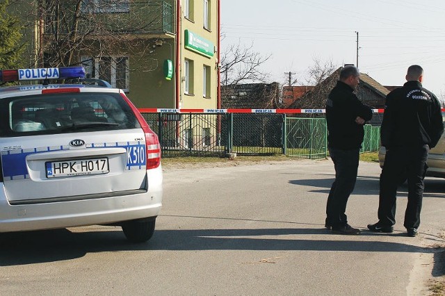 - Jak zajechały policyjne samochody, to od razu wiedzieliśmy, że napadli na bank albo na pocztę - mówili mieszkańcy.