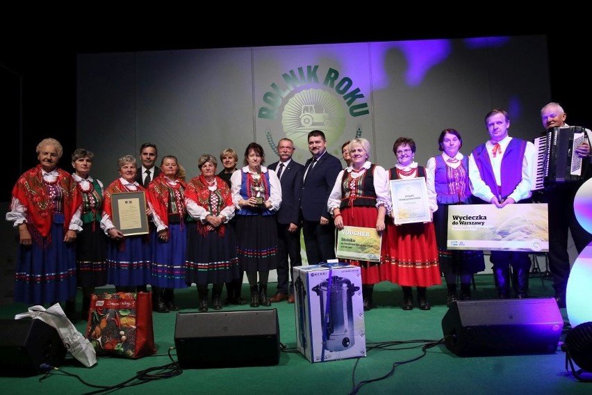 Laureaci z powiatu kieleckiego na gali Rolnik Roku 2018 w Kielcach. Tak odbierali laury i się bawili                                 