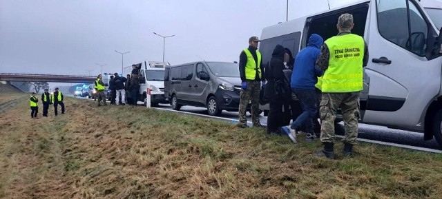 Grupa Syryjczyków zatrzymana w busie w rejonie Prószkowa