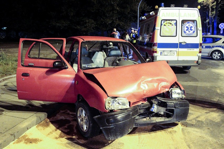 Wypadek na Ogrodowej. 23-letnia kobieta trafiła do szpitala [ZDJĘCIA]