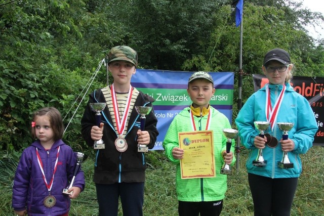 W grupie wędkarzy od 6. do 10 lat zwyciężył Kuba Węgrzyn, przed Marysią Sońtą i Leną Węgrzyn. Każdy otrzymał nagrodę.