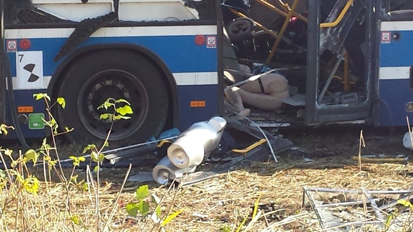 Wrocław: Tak wygląda autobus po wybuchu bomby