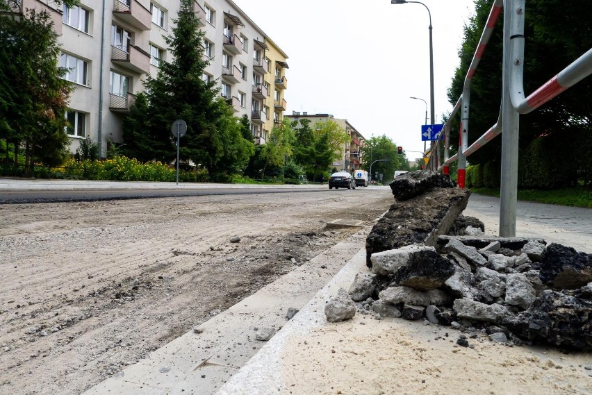 Kraków. Środek wakacji i znów wielkie zmiany na ulicach. Fala remontów