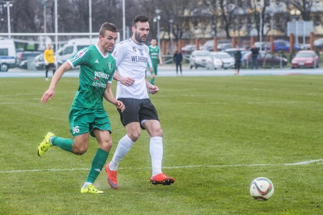 Krzysztof Ropski (z lewej) nie zagra w Radomiaku w sezonie 2016/2017.