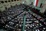 Awantura w sieci po głosowaniu w Sejmie. Lewicowi politycy oburzeni nieobecnością posłów