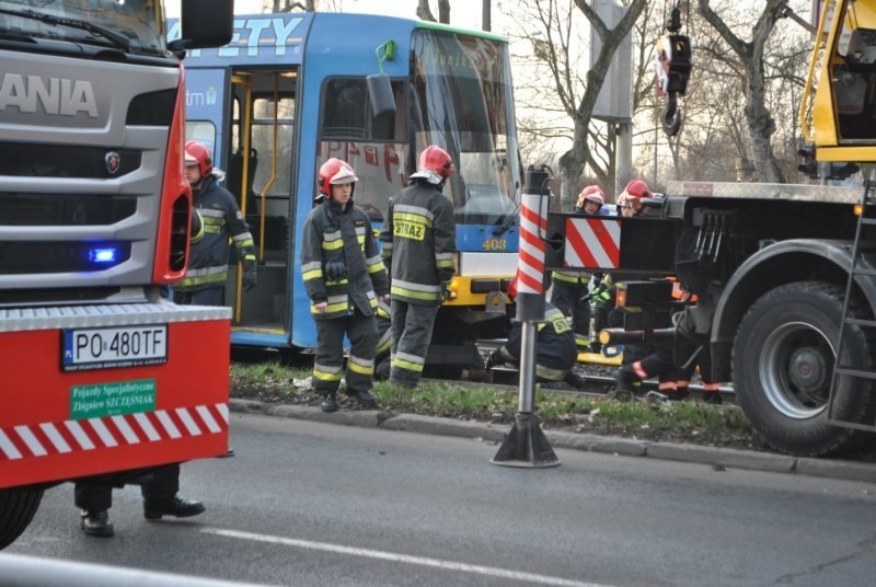 Kobieta wpadła pod tramwaj na ul. Hetmańskiej w Poznaniu.