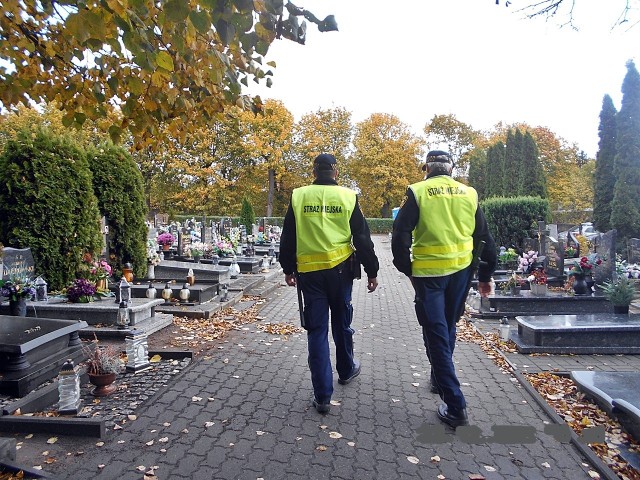 Kontrole cmentarzy i punktów skupu złomu potrwają do piątku 5 listopada