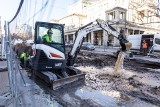 Awaria wodociągu na placu Wolności w Poznaniu. Mieszkańcy nie mają wody