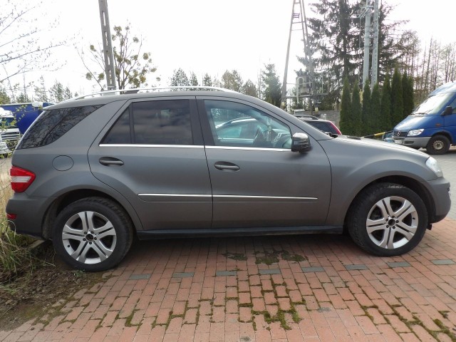 MERCEDES-BENZ ML 300