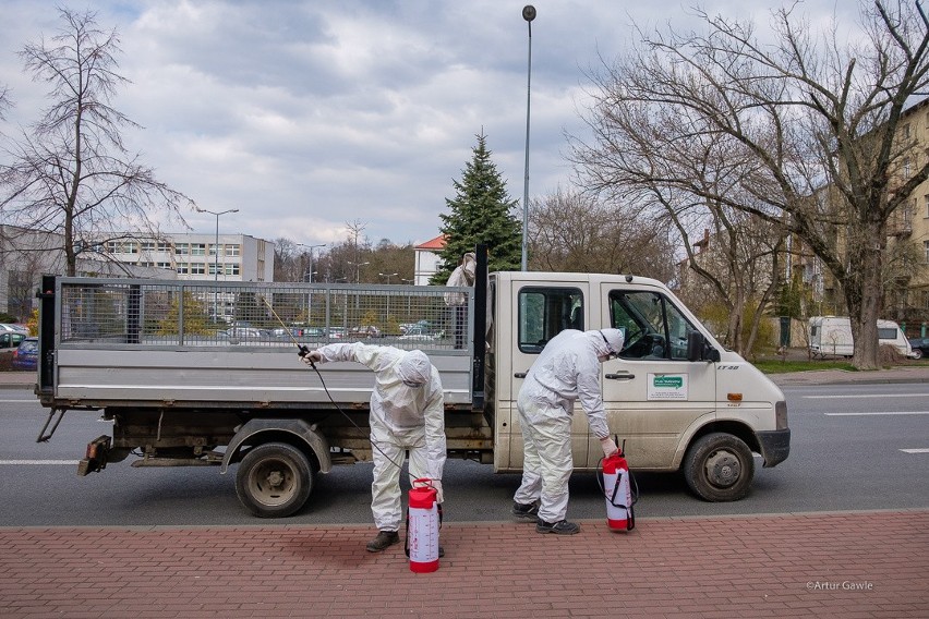 Koronawirus. Na ulicach Tarnowa codziennie pracują ekipy dezynfekujące [ZDJĘCIA]                             