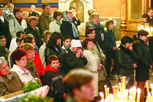 W prezydenckim samolocie, który rozbił w się w sobotę rano pod Smoleńskiem, był arcybiskup gen. bryg. Miron Chodakowski, prawosławny ordynariusz Wojska Polskiego i jednocześnie biskup hajnowski. W niedzielę hajnowianie modlili się w jego intencji w soborze Świętej Trójcy.