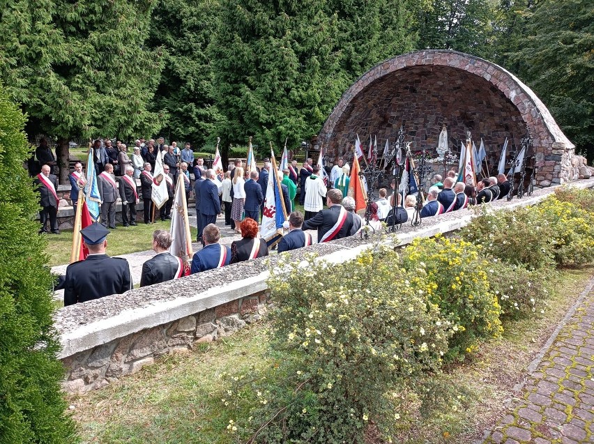 Obchody 41. rocznicy powstania Solidarności na Podlasiu. W Czarnej Białostockiej świętowano rocznicę Porozumień Sierpniowych [ZDJĘCIA]