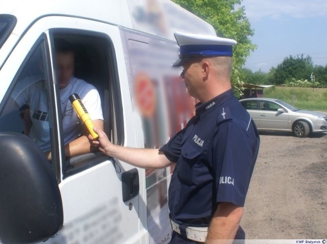 W czasie trwania akcji sprawdzono ponad 500 pojazdów z czego 178 ciężarowych i 17 autobusów. 