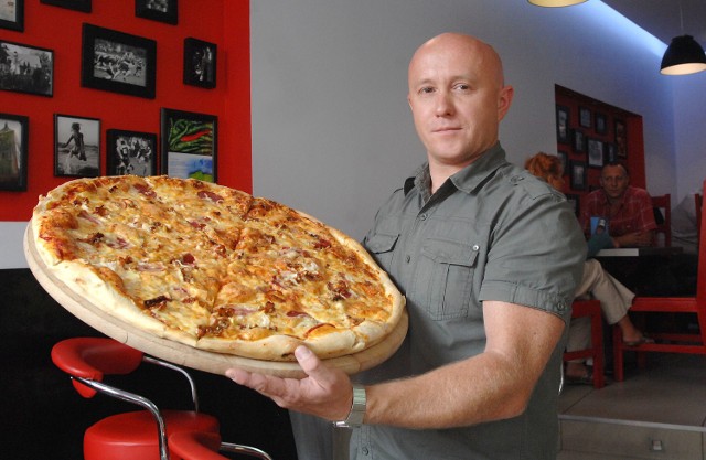 W lokalu Erkan przy ulicy Zwycięstwa w karcie znaleźć można ponad 30 rodzajów pizzy.