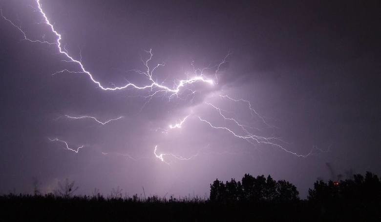 Podlaskie. IMGW ostrzega przed burzami z gradem. Alert dla...