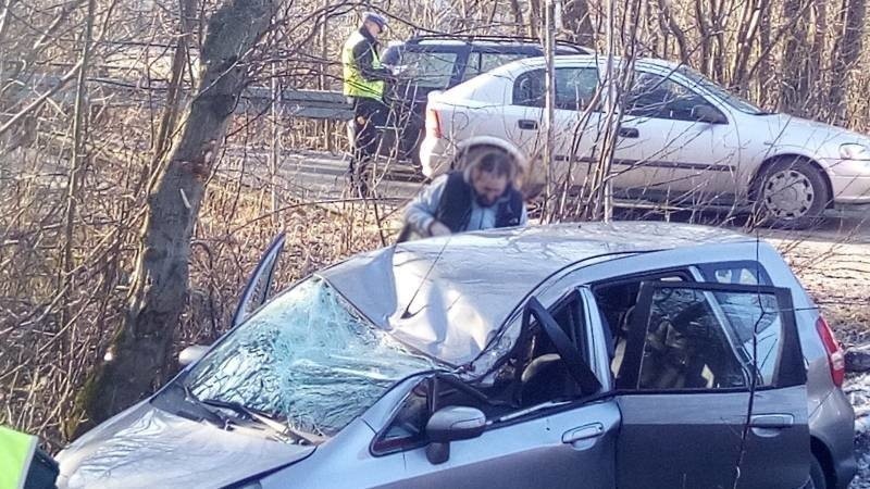 Chełmiec. Wypadek w Naściszowej. Kobieta uwięziona w samochodzie [ZDJĘCIA]