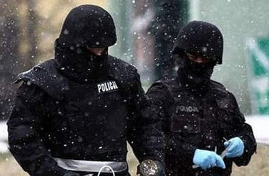 Policja ewakuowała 12 osób
