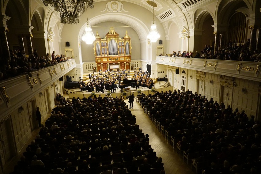 Filharmonia Poznańska w piątek, 30 września wieczorem...