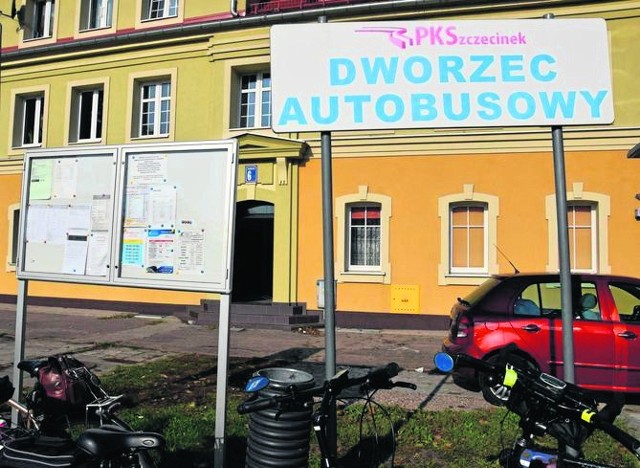 Tak dziś wygląda dworzec autobusowy w Szczecinku - na czas remontu ulicy Kolejowej zlikwidowano wiaty 