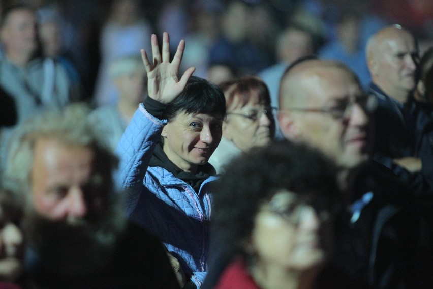 Koncert zespołu Bayer Full podczas Dożynek Gminnych w...