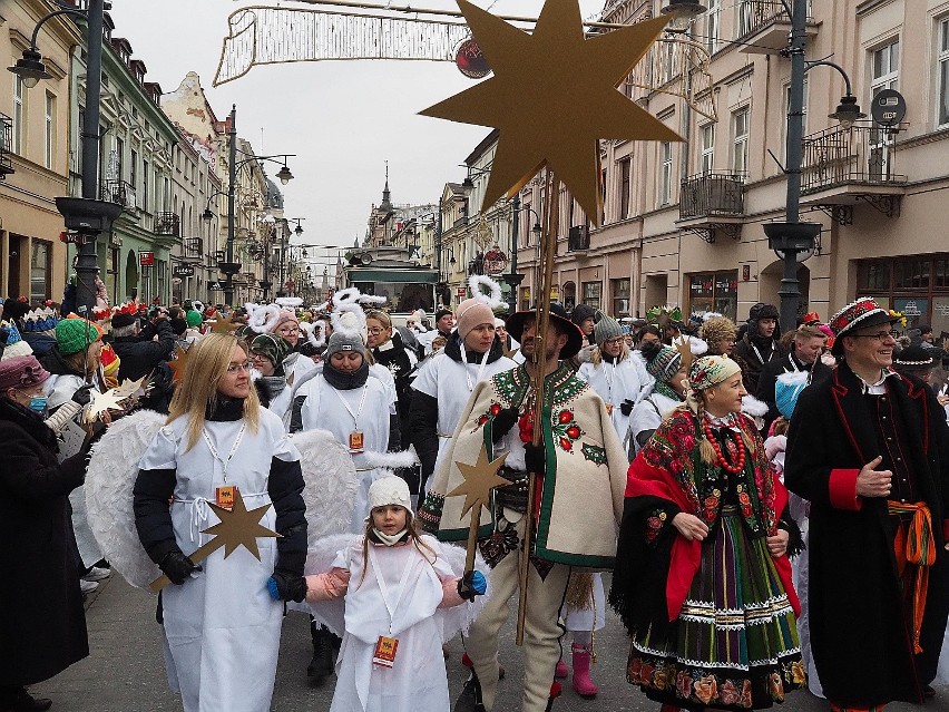 Orszak Trzech Króli przeszedł Piotrkowską. Byli królowie i...