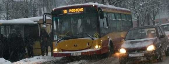 Pierwsi pasażerowie bez biletu pojechali autobusami w piątek po godzinie 16.