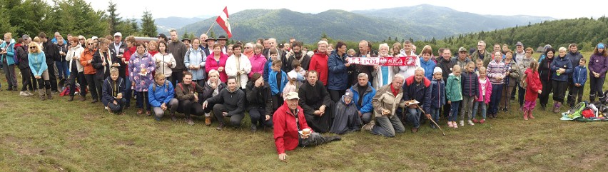 Odkryj Beskid Wyspowy. Mimo niesprzyjającej pogody pokonali Jasień [ZDJĘCIA]