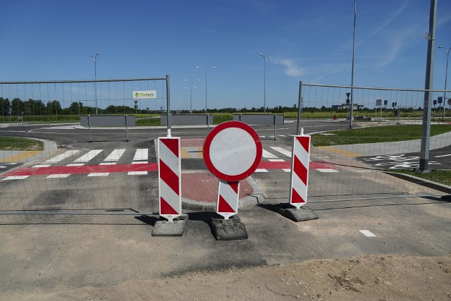 Ulice obok Lotniska Krywlany są gotowe, ale ciągle zamknięte. Bo nie ma jeszcze decyzji nadzoru budowlanego