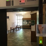 Nowoczesna bramka mierzy temperaturę przy wejściu do Urzędu Miasta w Sopocie. Prezydent kurortu: „Jest wygodniej i bezpieczniej” 